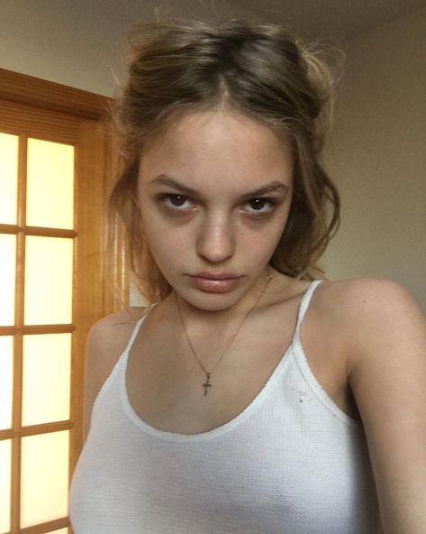 @alanabc • Instagram photos and videos Lana Del Rey, Alana Champion, Lily Rose Depp, Lily Rose, French Girl, White Tank Top, White Tank, Dark Circles, Girl Boss