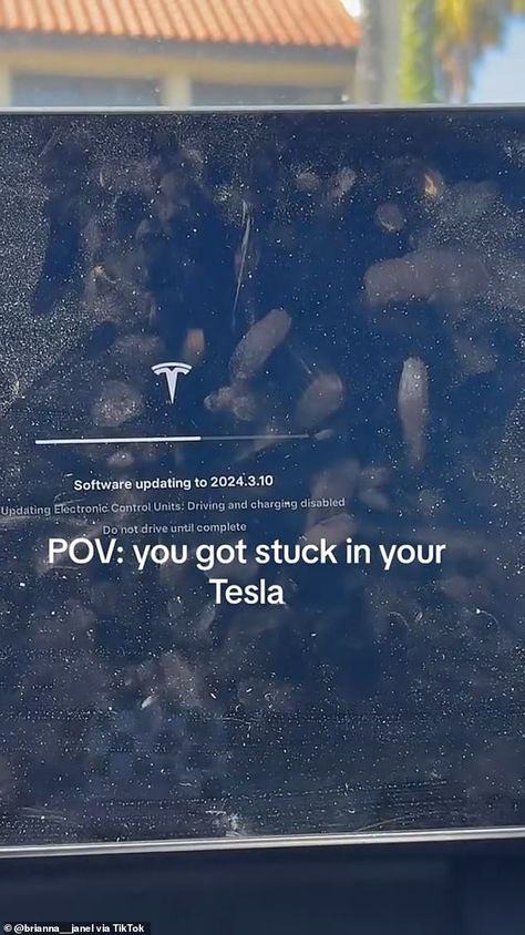 Tesla owner stuck in her Tesla as temperature hit 103 degrees Car Park, Tesla Owner, Moving To The Uk, Wrecking Ball, Parking Lot, Vacation Spots, Tesla