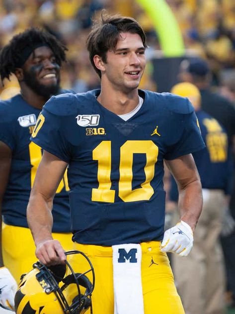 Michigan Football Best Looking Football Players, Handsome Athletes, Dylan Mccaffrey, Hot Football Players, Young Football Players, Football Guys, College Football Players, Frat Guys, Cute Football Players