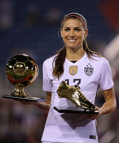 How Soccer Star Alex Morgan Is Getting Ready for the Olympics Usa Soccer Team, Abby Wambach, Uswnt Soccer, Alex Morgan Soccer, Aly Raisman, Women's Soccer Team, Female Soccer Players, Fifa Women's World Cup, Us Soccer