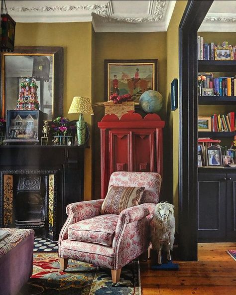 Sibyl Colefax & John Fowler on Instagram: “Alexandra Tolstoy’s gorgeous house in this months @houseandgardenuk Thank you for our mention @alexandratolstoy 😍We love our Pimlico Green…” Alexandra Tolstoy, Dark Academia Home Decor, British Interior, Painted Cupboards, English Decor, Gorgeous Houses, London House, Cottage Interiors, Stylish Living Room