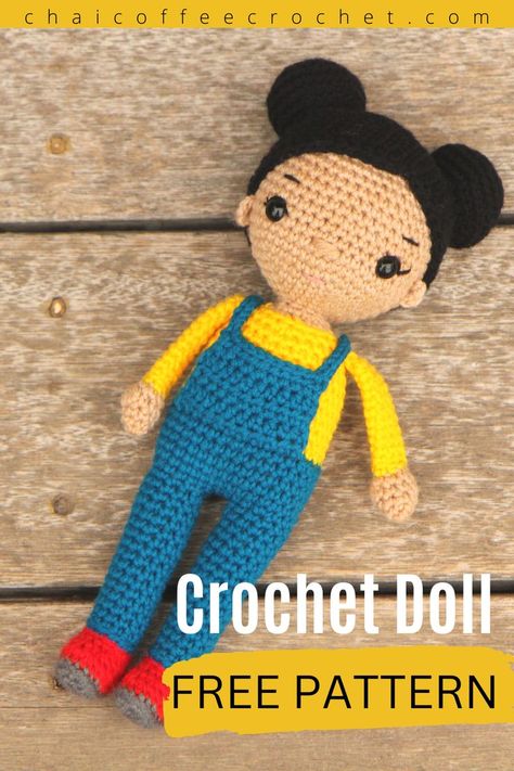 Try this crochet doll with overalls in this free pattern. This adorable amigurumi doll has two hair buns and is the perfect huggable crochet doll! Amigurumi Patterns, Two Hair Buns, Crochet Doll Free Pattern, Coffee Crochet, Doll Free Pattern, Frog Doll, Chai Coffee, Crochet Doll Tutorial, Doll Patterns Free