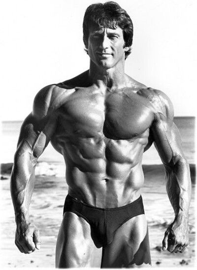 Frank Zane--the most "normal-looking" bodybuilding champion... Body Building Motivation, Arnold Schwarzenegger, Best Bodybuilder, Frank Zane, Bodybuilding Pictures, 남자 몸, Bodybuilders Men, Mr Olympia, Body Builder