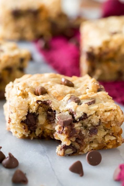 Easy Desserts With Oatmeal, Loaded Oatmeal, Oatmeal Dessert, Oatmeal Chocolate Chip Bars, Oatmeal Cookie Bars, Chocolate Chip Bars, Cookie Bar, Oatmeal Cookie, Oatmeal Chocolate Chip Cookies