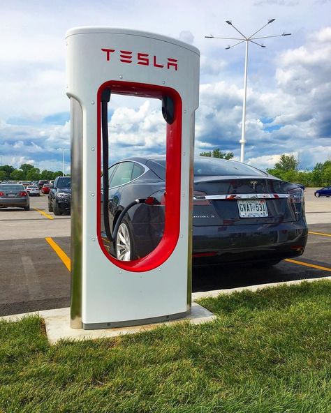 Tesla’s opens its 10,000th Supercharger! It’s nice to see more infrastructure to support the direct-to-consumer model that they’re famous for. Tesla disrupted the auto industry like nothing else since the Model T and they’re a big reason for the No Middleman revolution. Hats off to you, @teslamotors! #nomiddleman #bestbrands #tesla #electriccar #electricvehicle #directtoconsumer #d2c #dtc World Expensive Car, Tesla Charger, Tesla Suv, Tech Photography, Tesla Electric Car, Belleville Ontario, Gadgets Electronics, Electric Vehicle Charging, Safe Cars