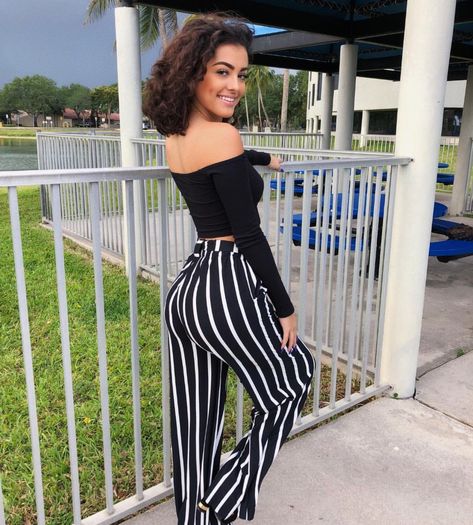 Malu trevejo Malu Trevejo Outfits, Malu Trevejo, Avatar 3d, Pinterest Outfits, Pinterest Fashion, Spring Summer Outfits, Look Cool, Spring Outfit, Classy Outfits