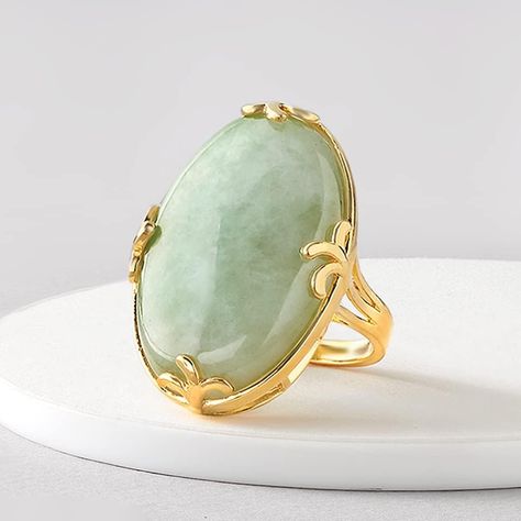 Vietnamese Jade Jewelry, Gem Stone Ring, Jade Rings, Stone Ring Design, Green Jade Ring, Diamond Fashion Jewelry, Single Stone Ring, Turquoise Drop Earrings, Gold Rings Fashion