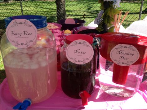 Essen, Fairy Party Drink Ideas, Fairy Alcohol Drinks, Fairy Tea Party Decorations, Fairy Party Drinks, Fairy Themed Drinks, Fairy Tale Food Ideas, Food For Fairy Party, Fairy Princess Tea Party