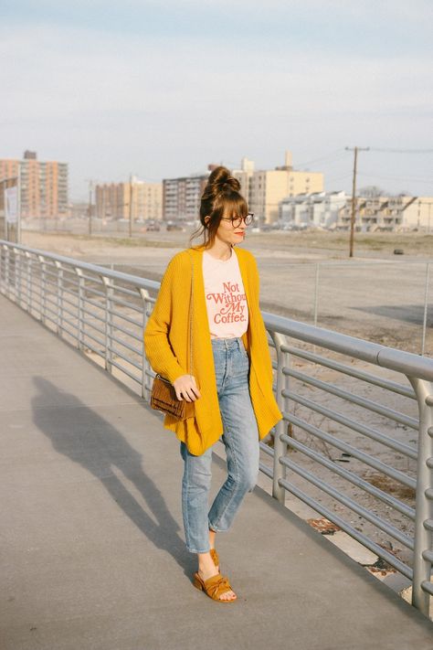 Casual But Cool Outfits, Hipster Women Outfits, Retro Vibes Outfit For Women, Playful Sophisticated Style, Relaxed Casual Style, Anthro Style Fashion, Millenial Style Outfit, Eclectic Personal Style, Artsy Chic Style