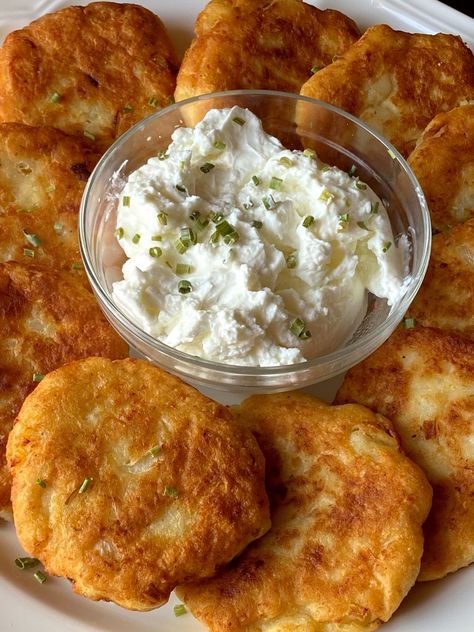 Fried Potato Cakes Mashed Potato Cakes Leftover, Fried Potato Patties, Use Leftover Mashed Potatoes, Fried Potato Cakes, Quick Meatloaf Recipes, Fried Mashed Potatoes, Honey Mustard Recipes, Mashed Potato Cakes, Beef Ribs Recipe