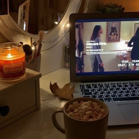 Herbst Bucket List, Estilo Rory Gilmore, Gilmore Girls Seasons, Drømme Liv, Fall Mood Board, Gillmore Girls, Fall Inspo, Autumn Cozy, Foto Ideas Instagram