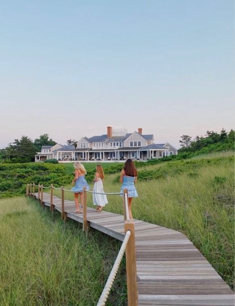 Nantucket Aesthetic, East Coast Aesthetic, Hamptons Aesthetic, Nantucket Summer, Cr7 Jr, Hamptons Summer, Dream Beach Houses, Coastal Life, Hamptons House