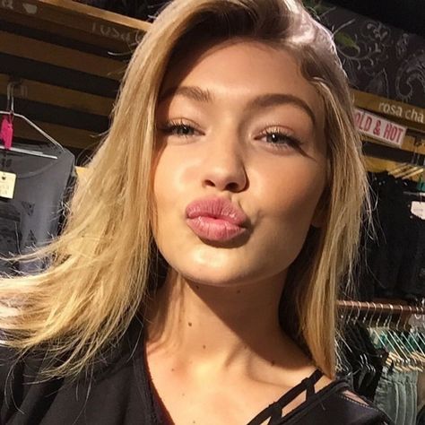 Gigi Hadid Pretty, Gigi Hadid Victoria Secret, Things Make Me Happy, Gig Hadid, Gigi Hadid Makeup, Gigi Hadid Pictures, Icon Book, Prettiest Celebrities, Bella Gigi Hadid