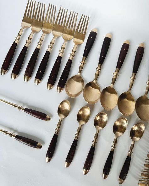 Vintage Wood and Brass Cutlery Set 🍽️ Stunning cutlery set for 6-person. (*The set includes 5 dessert spoons.) Condition: Very good vintage condition Price: €50 #vintagecutlerysets #woodandbrass #vintagedining #cutleryset Dessert, Brass Cutlery, Cutlery Sets, Dessert Spoons, July 15, Cutlery Set, Vintage Wood, Spoons, Conditioner