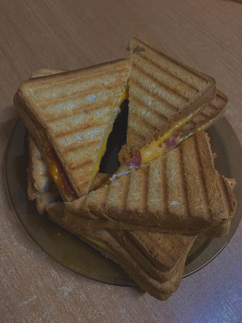 Essen, Toast Aesthetic, Ham And Cheese Toastie, Sour Foods, Toast Toppings, Bread Toast, Coffee Bar Home, Cheese Toast, Grilled Sandwich
