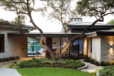 Austin Homes Exterior, Modern Ranch House, Zen House, Portfolio Project, Industrial Style Home, Work Portfolio, New York Tours, Modern Ranch, Bungalow Style