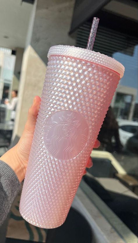 Aesthetic Starbucks Tumbler, Pretty Starbucks Cups, Pink Starbucks Tumbler, Starbucks Pink Cup, Starbucks Tumbler Aesthetic, Star Bucks Cups, Starbucks Cups Aesthetic, Aesthetic Starbucks Cup, Starbucks Cups Pink