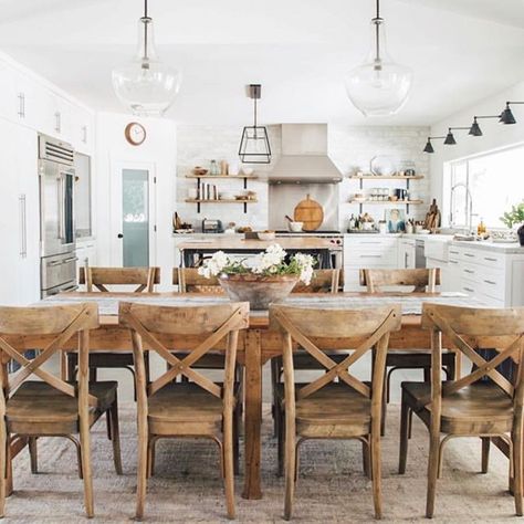 Friday Favorites: Gorgeous Neutral Rooms with a Touch of Color! Dining Room Remodel, Casa Country, Kitchen Faucets, Large Table, Farmhouse Dining, Dining Room Design, Formal Dining Room, Formal Dining, Dream Kitchen