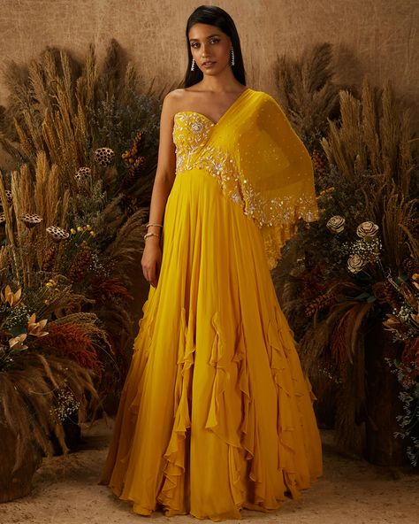 Yellow Indo Western Outfits, Indowestern Styling, Cape Gown Indian, Modern Anarkali, Shloka Khialani, Yellow Indian Outfit, Cape Dress Indian, Yellow Haldi Outfit, Flowy Silhouettes