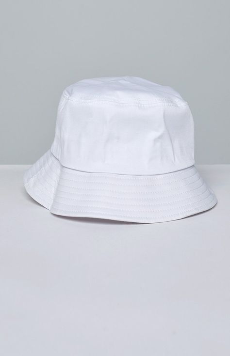 Bucket Hat Outfit Aesthetic, Bucket Hats Aesthetic, White Bucket Hat Outfit, White Bucket Hats, Cute Bucket Hats, Bucket Hat Outfit, White Bucket Hat, Bucket Hat Fashion, Summer Beanie