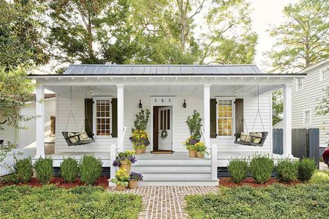 6 Tips for Living in a 660-Square-Foot Cottage Diy Small Cabin, Back Porch Designs, Cabin Diy, Grace Park, Southern Living House Plans, Cottage Floor Plans, Small Cottage Homes, Porch Makeover, Tiny House Floor Plans