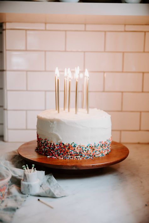 Birthday Cake Confetti Sprinkles, Simple Birthday Cake Sprinkles, Cake With Tall Candles, Simple Sprinkle Cake, Cake With Lots Of Candles, Cake Pops Serving Ideas, Simplistic Cakes Aesthetic, Sprinkle Birthday Cake Ideas, Birthday Cake Aesthetic Sprinkles