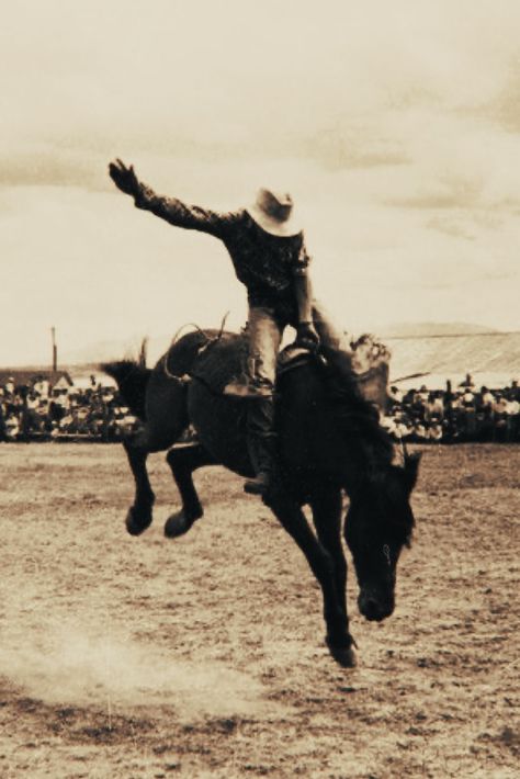 Iconic Western Photos, Flatland Cavalry Wallpaper, Vintage Cowboy Photography, American Cowboy Aesthetic, Sage Green Western Aesthetic, Old Western Wallpaper, 50s Western Aesthetic, Cowboy Lovers Aesthetic, Vintage Cowboy Aesthetic Wallpaper