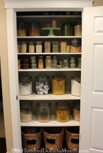 pantry glass jars Organisation, White Pantry, Produce Baskets, Cooking From Scratch, Healthy Pantry, Homemade Pantry, Freezer Organization, Pantry Kitchen, Kitchen Help