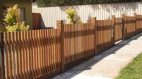 FENCE STYLES – Old Malvern Pickets Front Garden Ideas Driveway, Small Garden Fence, Short Fence, Garden Ideas Driveway, Garden Gates And Fencing, Picket Fences, Cottage Modern, Timber Fencing, Front Fence