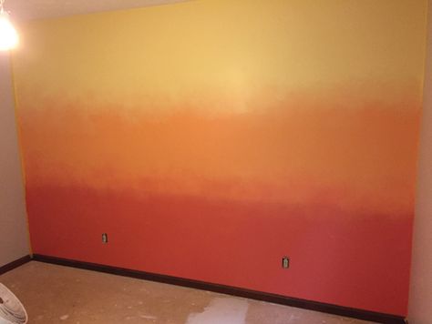 Master two variations with simple instructions from the pros Multi Room Ideas, Ombre Rainbow Wall, Rainbow Ombre Wall, Ombre Bedroom, Ombre Painted Walls, San Diego Home, Ombre Paint, Rainbow Bedroom, Monochromatic Room