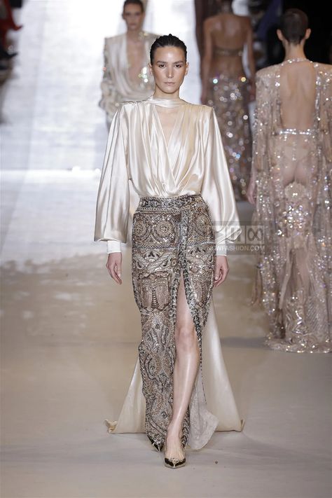 Zuhair Murad Fashion show, Runway, Couture Spring Summer 2024, Paris Fashion Week, Runway Look Couture, Haute Couture, Zuhair Murad, Coktail Dress, Zuhair Murad Couture, Long Kimono Dress, Zuhair Murad Haute Couture, Paris Fashion Week Runway, Fashion 2024