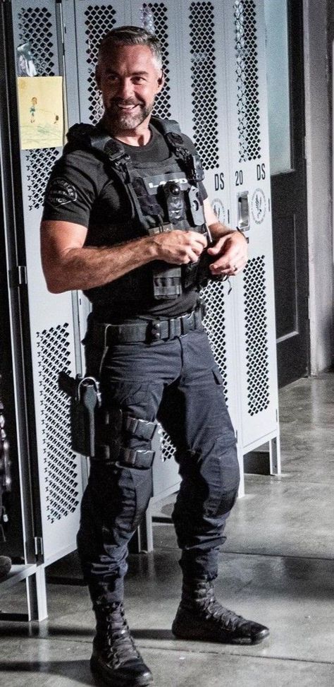 Swat Halloween Costume Men, Swat Outfit Men, Police Uniform Men, Deacon Swat, Swat Outfit, Swat Halloween Costume, Deacon Kay, Military Outfits, Police Halloween