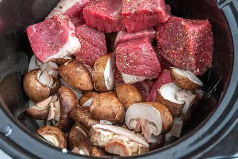 Joanna Gaines Loves This Recipe for "Sunday Supper" Beef Tips Essen, Beef Tips Slow Cooker, Beef Tips Recipe, Slow Cooker Beef Tips, Joanna Gaines Recipes, Beef Tip Recipes, Beef Tips, Crockpot Dishes, Crockpot Beef