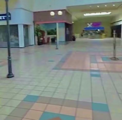 liminal spaces - mall Kad Nama, Dead Malls, Dreamcore Aesthetic, Weirdcore Aesthetic, Am I Dreaming, Nostalgia Core, Nostalgic Pictures, Nostalgia Aesthetic, Liminal Space