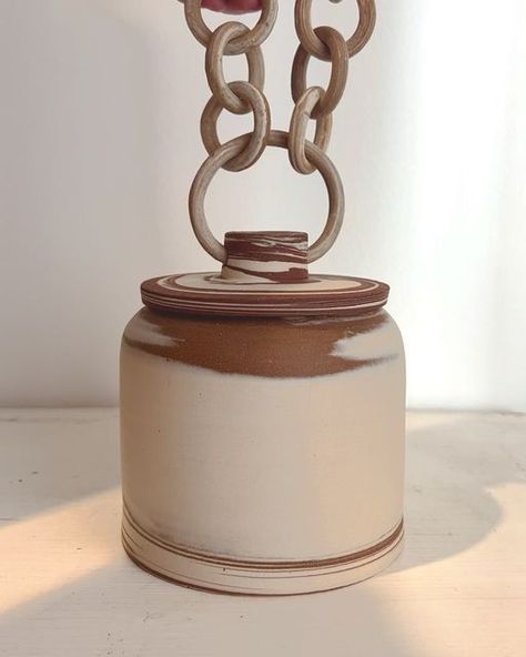 Tianna ceravolo ceramics on Instagram: "Sample chain mail vessel #ceramic #ceramicart #pottery #ceramicchain #homedecor" Ceramics, Ceramic Art, Ceramic Bag, Vessel Ceramic, Ceramic Chain, Chain Mail, Handles, Purse, Chain