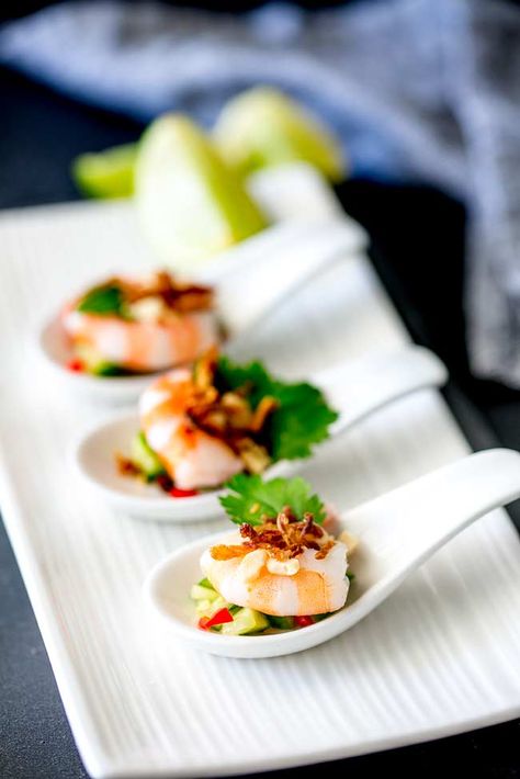 Thai Shrimp Salad Appetizer Spoons | Sprinkles and Sprouts Canape Spoons Appetizer Recipes, Shrimp Spoon Appetizers, Canape Spoon Recipes, Chilled Shrimp Appetizer, Creative Salads Ideas, Spoon Canapes, Canape Spoons, Shrimp Canapes, Diced Salad