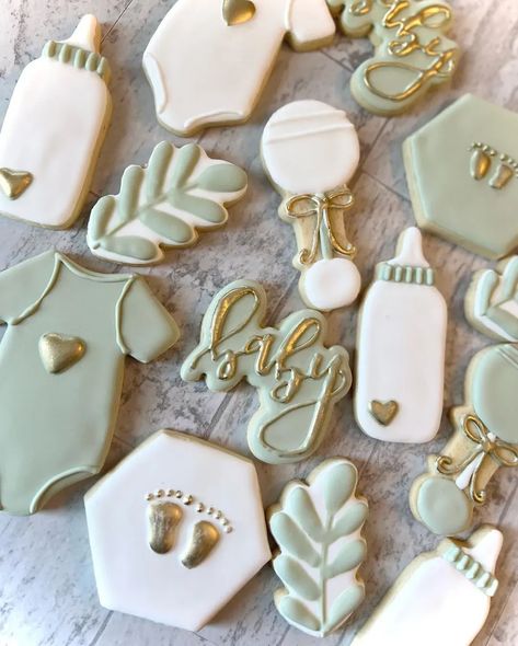 Cute Baby Shower Cookies, Baby Shower Cookies Neutral, Shower Bundles, Baby Shower Biscuits, Baby Shower Cakes Neutral, Sage Green Baby Shower, Baby Boy Cookies, Deco Baby Shower, Idee Babyshower