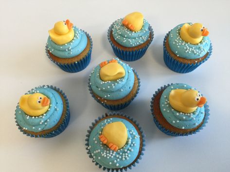 Rubber Duckie Cupcakes, Rubber Duck Cupcakes, Duck Cupcakes Ideas, Duckling Cupcakes, Duck Cake Pops, Cake Trolley, Pool Cupcakes, Duck Treats, Rubber Duck Cake