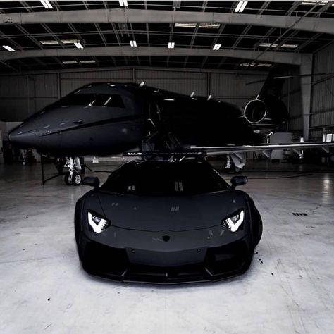 Luxury | Cars | Millionaires on Instagram: “Matte black luxury combo🔥| would you have this combo yes or no?👇🏻 • • #money #car #rangerover #jet #warrenbuffet #millionaire #millionaires…” Jets Privés De Luxe, Xe Bugatti, Kereta Sport, Aventador Lamborghini, Image Moto, Мотоциклы Cafe Racers, Mobil Drift, Luxury Private Jets, Lexus Lfa