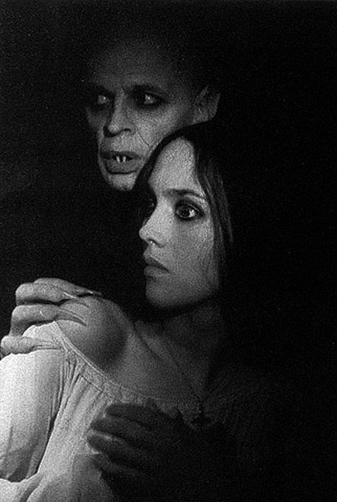 Nosferatu The Vampyre, Human Centipede, Klaus Kinski, Vampire Film, Werner Herzog, Vampire Movies, Isabelle Adjani, Count Dracula, Septième Art