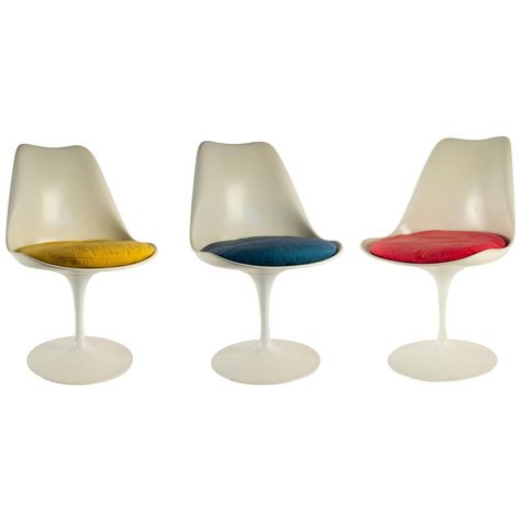 Eero Saarinen Tulip Chair, Tulip Chair Saarinen, Tulip Chairs, Saarinen Chair, Minimal Chairs, Classic Chairs, Knoll Chairs, Tulip Armchair, Knoll Furniture