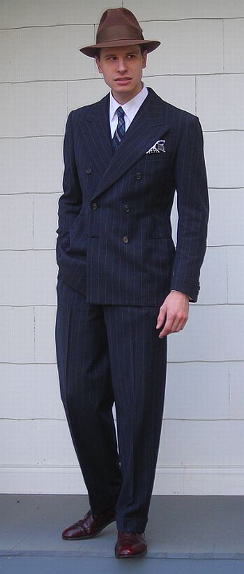 vintage 1930s chalkstripe double breasted men's suit 1930s Mens Fashion, Dandy Look, Double Breasted Suit Men, 1930s Men, Vintage Suit Men, 30s Fashion, Vintage Mens Fashion, Pinstripe Suit, Vintage Suits