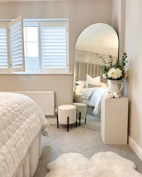 White Room Decor, Cozy Room Decor, Redecorate Bedroom, Apartment Decor Inspiration, Length Mirror, Room Makeover Bedroom, Full Length Mirror, Room Makeover Inspiration, Decor Home Living Room