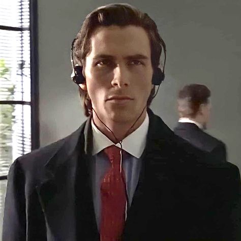 Patrick Bateman Headphones, Bateman Patrick, Patrick Bateman Icon, Patrick Bateman Costume, American Pshyco, Haircut Reference, Titanic Leonardo Dicaprio, American Pyscho, Patrick Bateman