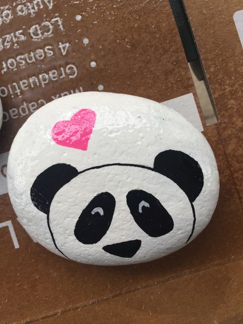 Panda Stone Painting, Panda Rock Painting, Painting Rocks Ideas, Cactus Craft, Painted Rock Animals, Painted Rocks Kids, Painted Rocks Craft, Painted Rocks Diy, Rock Painting Patterns