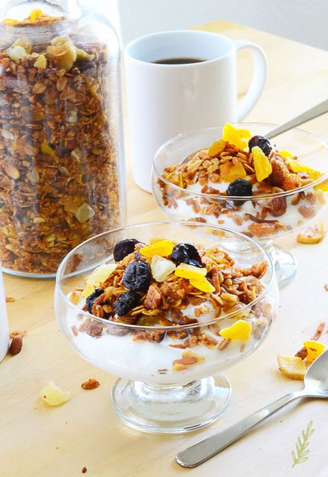 Tropical Fruit Granola Recipe (My New Age Resolution) Granola Brands, Fruit Granola, Fruit Recipes Healthy, Baked Granola, Dried Bananas, Another Year Older, Honey Sauce, Dried Mangoes, Granola Recipe
