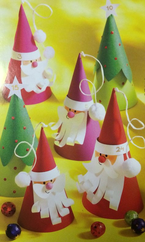 Kids Crafts - Cute cone Santas and Christmas trees. Santa Kids Crafts, Paper Christmas Trees, Santa Claus Crafts, Juleverksted For Barn, Classroom Christmas, Santa Crafts, Christmas Crafts For Kids To Make, Christmas School, Seni Origami