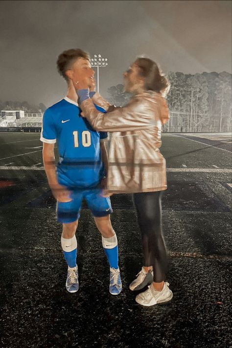 Soccer Boyfriend And Girlfriend, Soccer Boyfriend Relationship Goals, Soccer And Dance Couples, Soccer Boyfriend Pictures, Soccer Gf And Bf, Soccer And Cheerleader Couple, Soccer Relationship Aesthetic, Soccer Girlfriend Relationships, Couple Goal Soccer