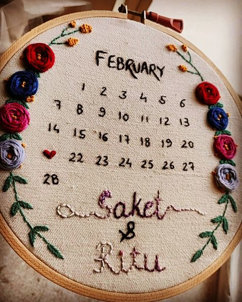 Calendar Hoop Embroidery Pattern, Couples Embroidery Hoop, Calendar Hoop Embroidery, Couples Embroidery, Calendar Embroidery, Hoop Embroidery Pattern, Hoop Embroidery, Love Anniversary, Hand Embroidery Art