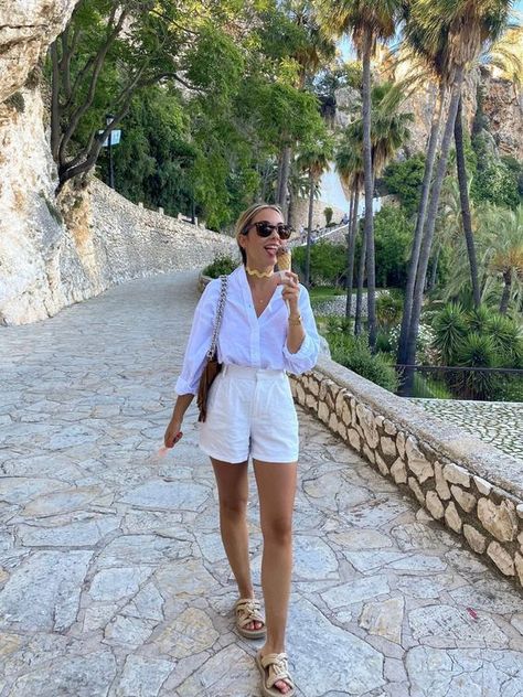 50+ Comfy and Cute Outfits to Copy Right Now - Boss Babe Chronicles Europe Outfits Summer, Eurotrip Outfits, Italy Summer Outfits, Europe Summer Outfits, European Outfits, Rome Outfits, Summer In Europe, Spain Outfit, European Holiday